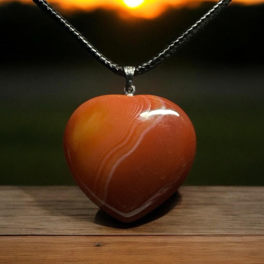 Gorgeous Carnelian Agate Heart Necklace - Picture 3 of 3